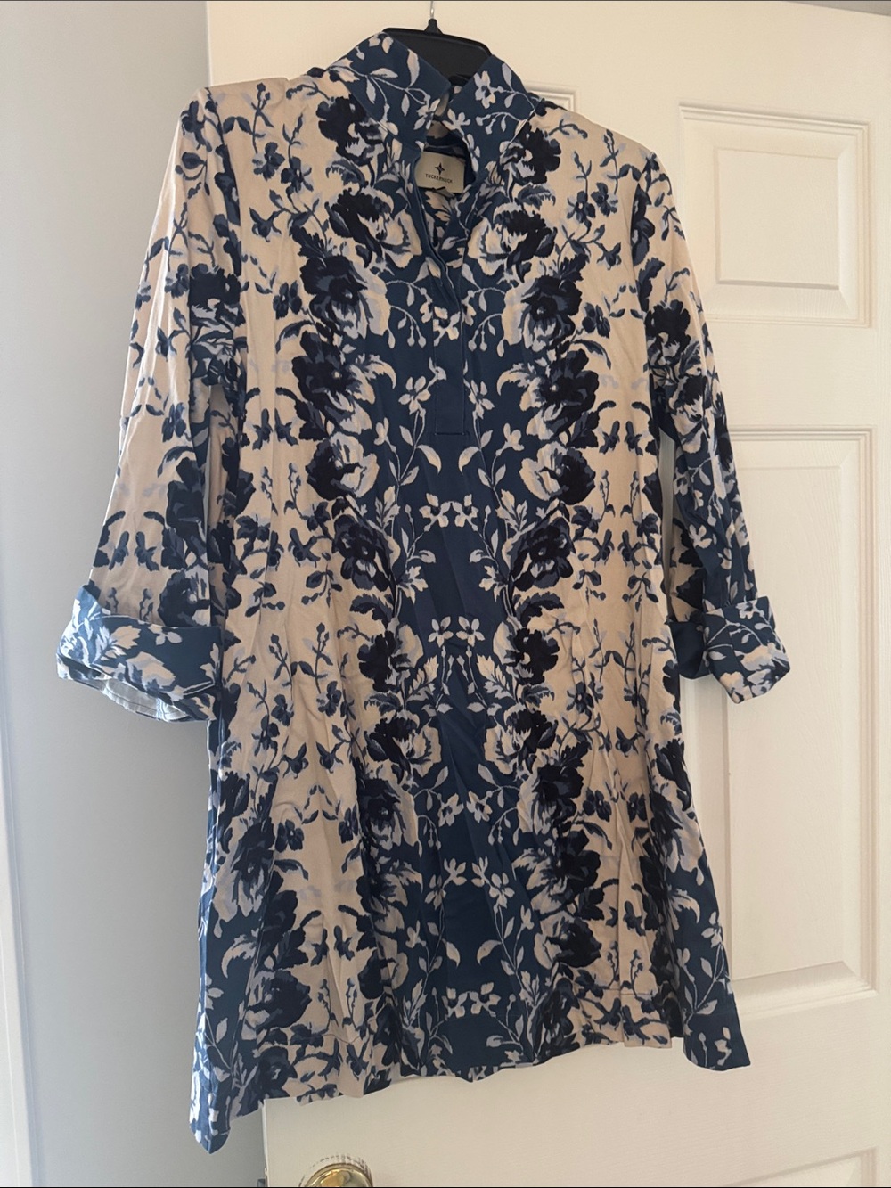 Tuckernuck Navy and Cream Floral Tunic Dress